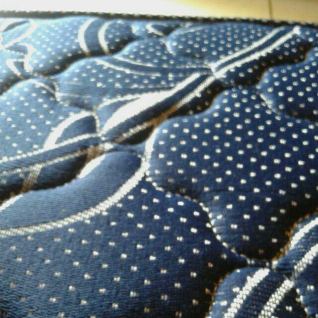 Gorden Motif Bunga Biru