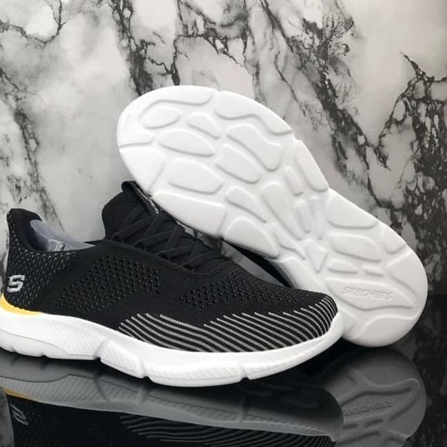 Penjualan Terbanyak.. Skechers / Sepatu Skechers / Skechers Ingram / Sepatu Running / Skechers Origi