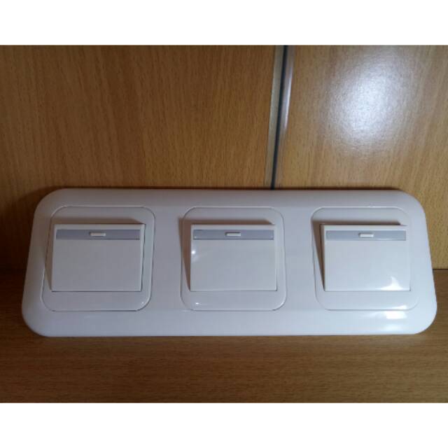 SAKLAR ENGKEL TRIPLE PANASONIC