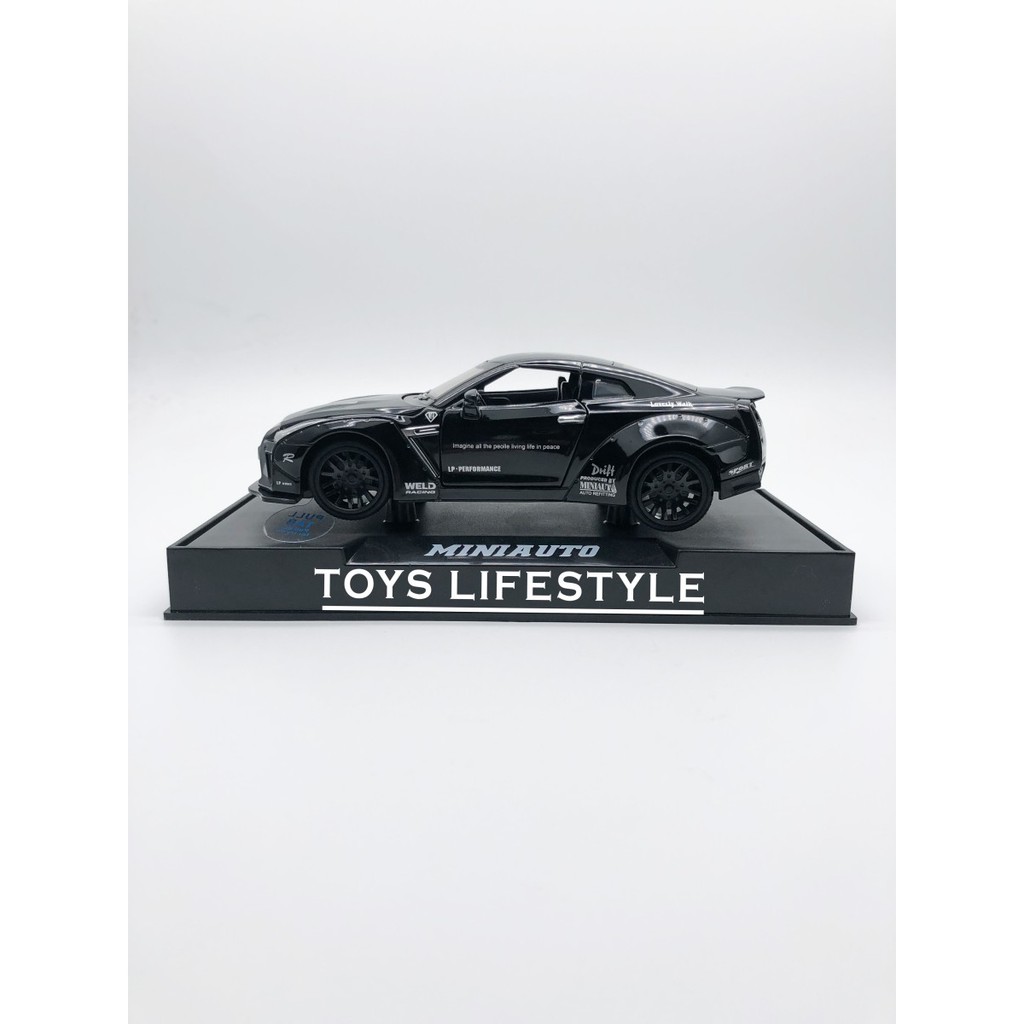 Miniauto Diecast - Nissan GT-R R35 (Hitam)