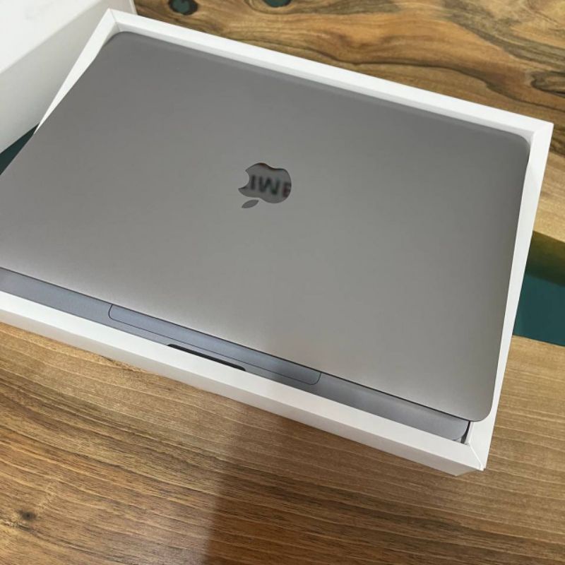 Macbook Retina 13 inch 2020  Bisa Instant Kurir