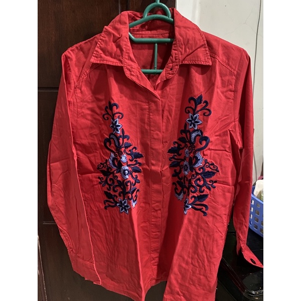 Preloved KEMEJA BORDIR MERAH
