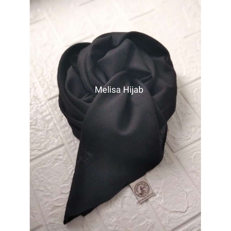 Hijab Segiempat Basic Voal Umama Hitam