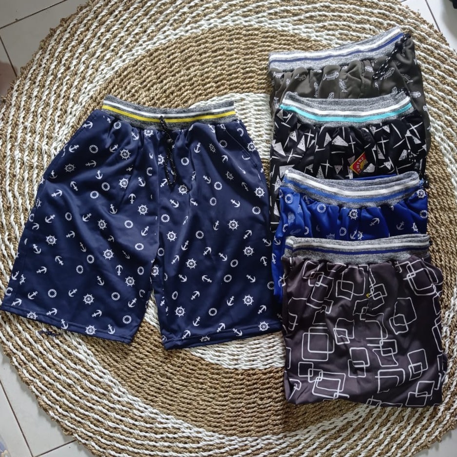 CELANA DISTRO DIADORA MOTIF -Celana Pendek Pria Motif Tebal