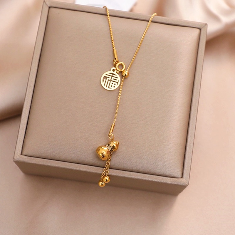 kalung titanium anti karat Wanita Lucky Cina &quot;Fu&quot; Liontin Premium Klasik 18K Emas kundur necklace