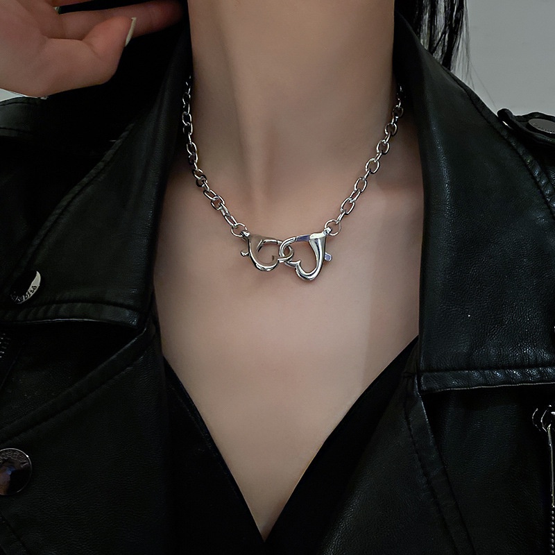 Punk Metal Openable Peach Heart Necklace Fashionable Feminine Clavicle Chain Love Heart Necklace Accessories