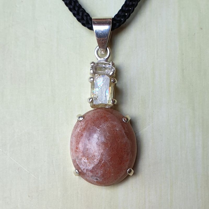 SUNSTONE PENDANT