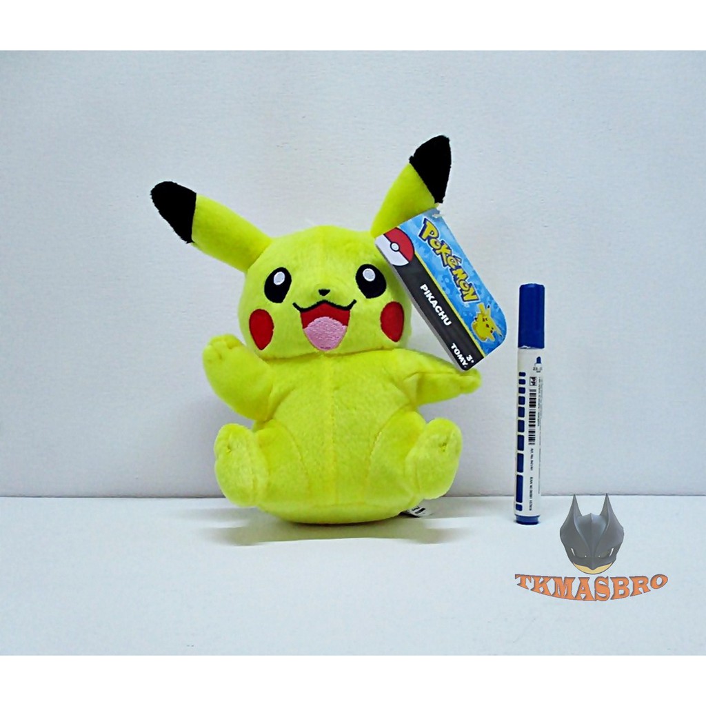 Boneka pokemon Pikachu Tomy