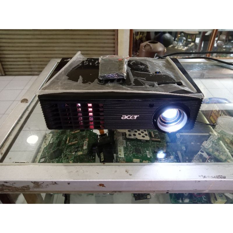 proyektor acer x1161n bekas bagus