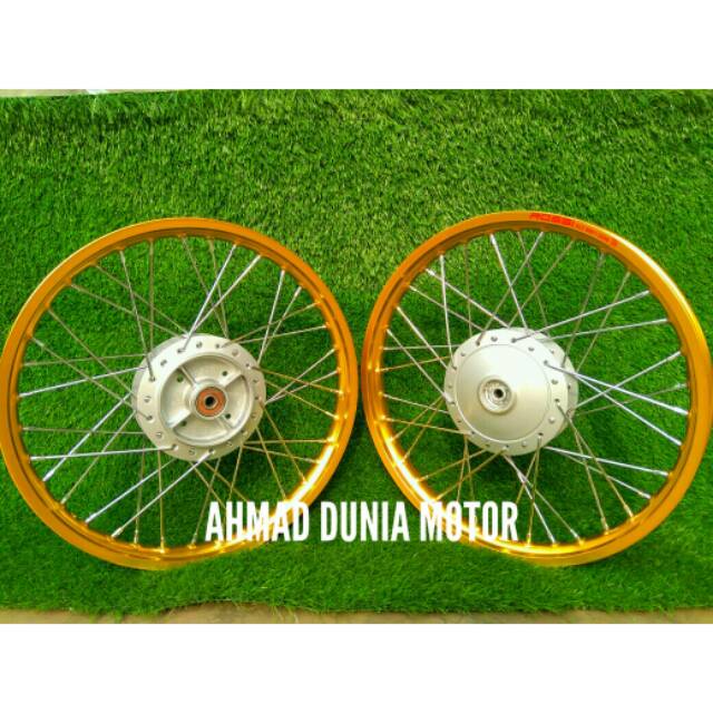 VELG HONDA ASTREA GRAND VELG DAN JARI JARI BARU.  TROMOL NYA BEKAS COPOTAN ORI.