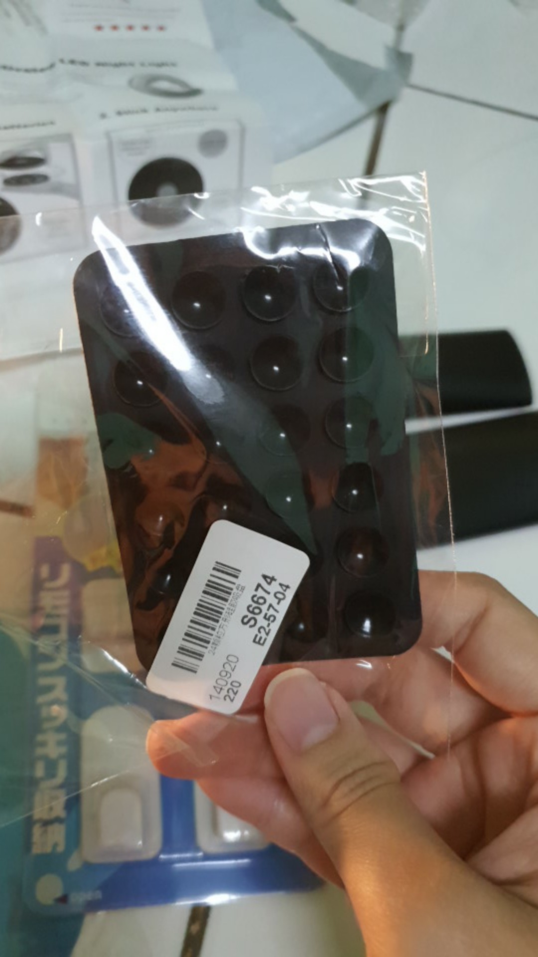 Mobile Phone Wall-mounted Square Self-adhesive Sucker Silicone Suction Cups In The Car Home Storage Rack