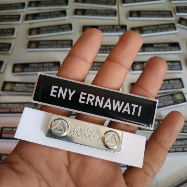 

Name Tag Papan Nama Nama dada Magnet DAN peniti Coating Resin