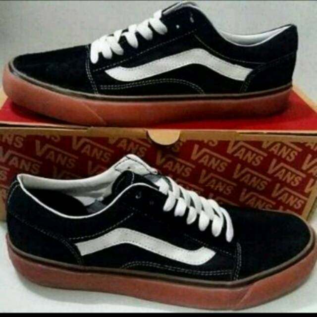 Sepatu Vans Oldskool Black White Gum Hitam Putih Sneakers Kets Cowok Kado Hadiah Keren