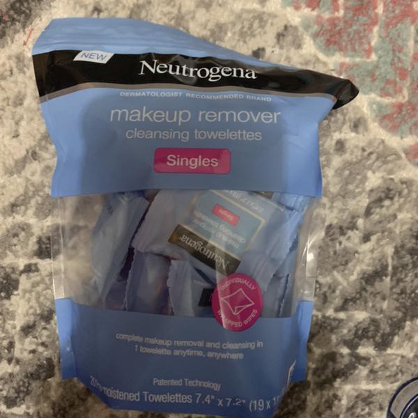 neutrogena towelettes singles