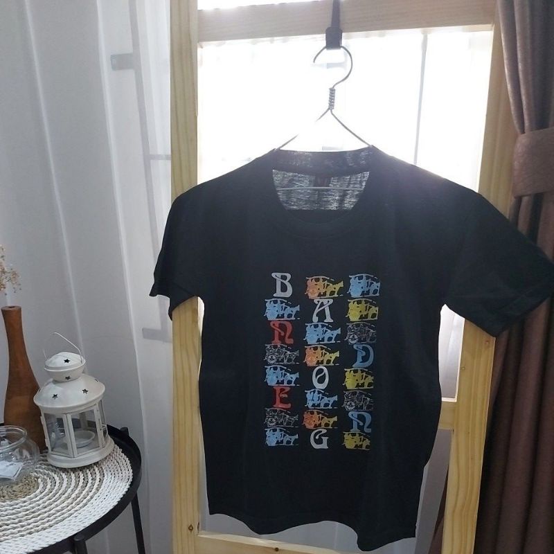 Preloved Baju Kaos Bandung Hitam