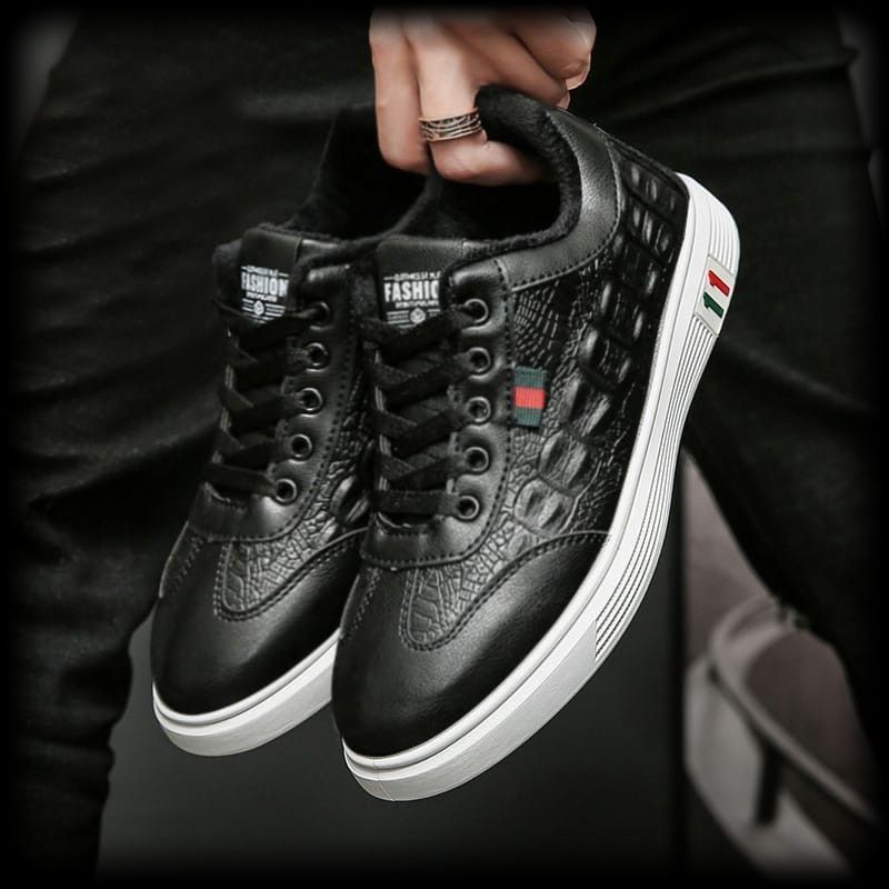 Sepatu Sneakers Zeverus , pria , kasual , Putih , Hitam,Keren