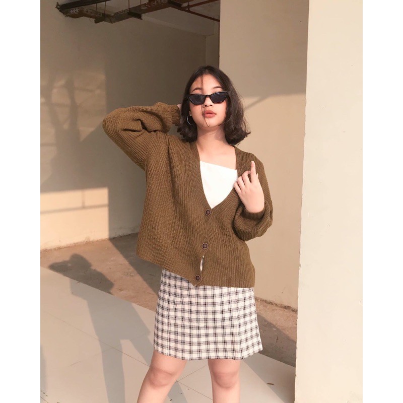 Lila Crop Cardigan Rajut Premium Tebal Cardigan Kancing Oversize-Bronze