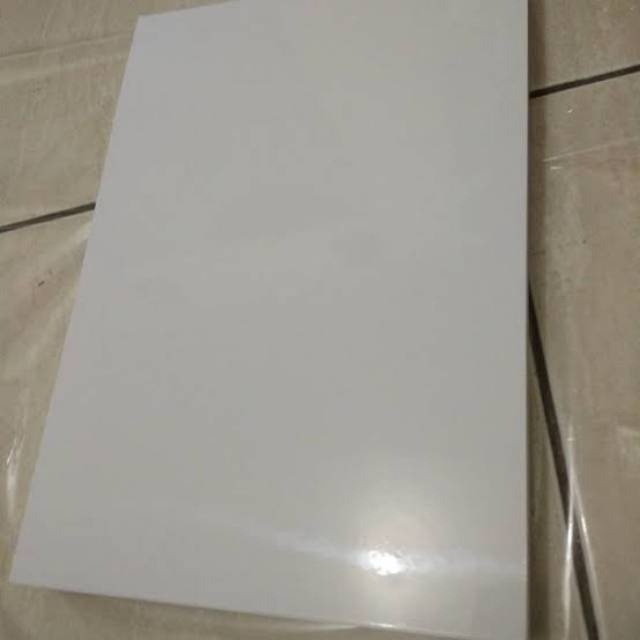 

Kertas Kerungkut 230 gsm Lembaran Besar