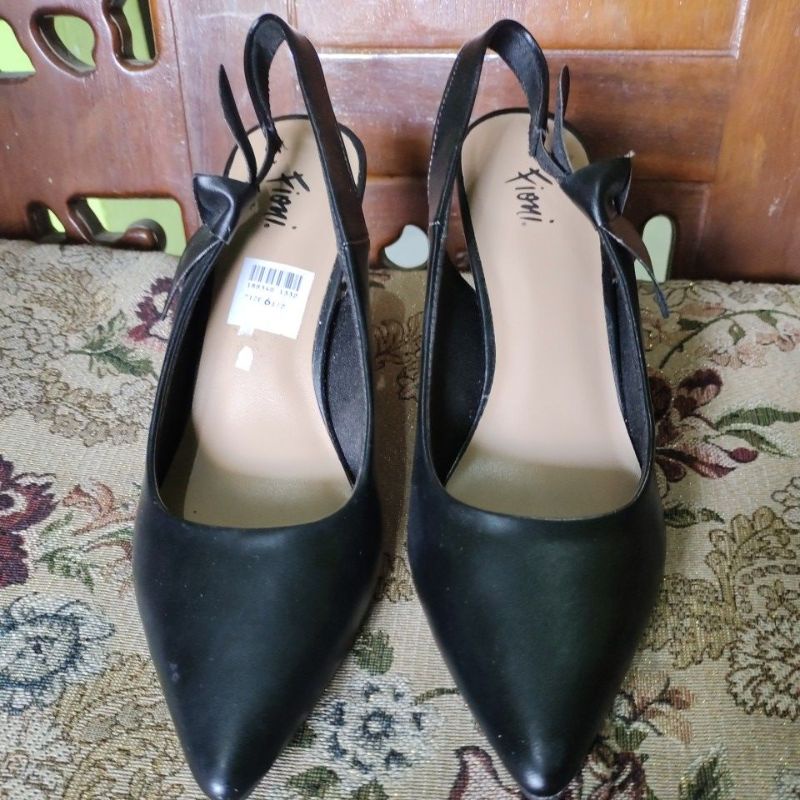 sepatu high heels fioni by payless