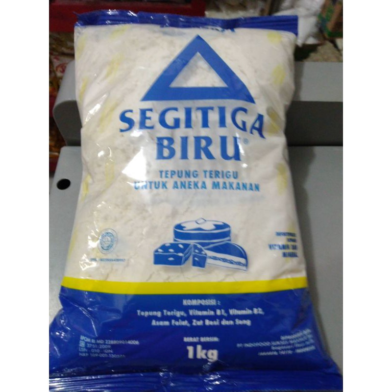 

Tepung Terigu segitiga 1kg