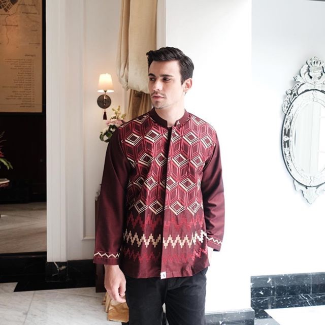 RED SQUARE AL-ACHWAN