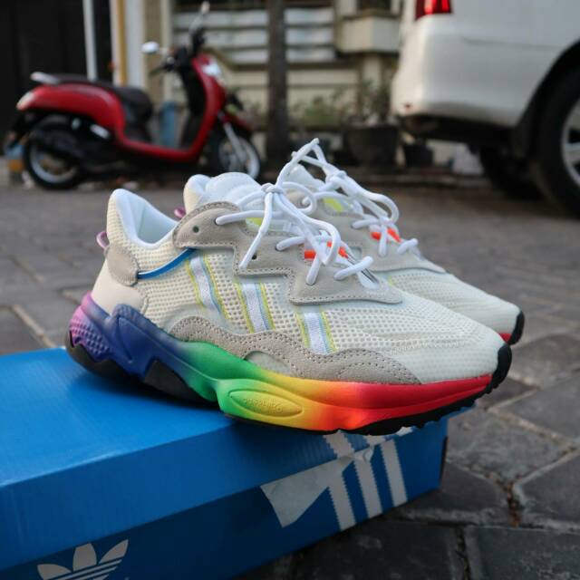 

Adidas Ozwegoo Multi Colour Perfect Detail