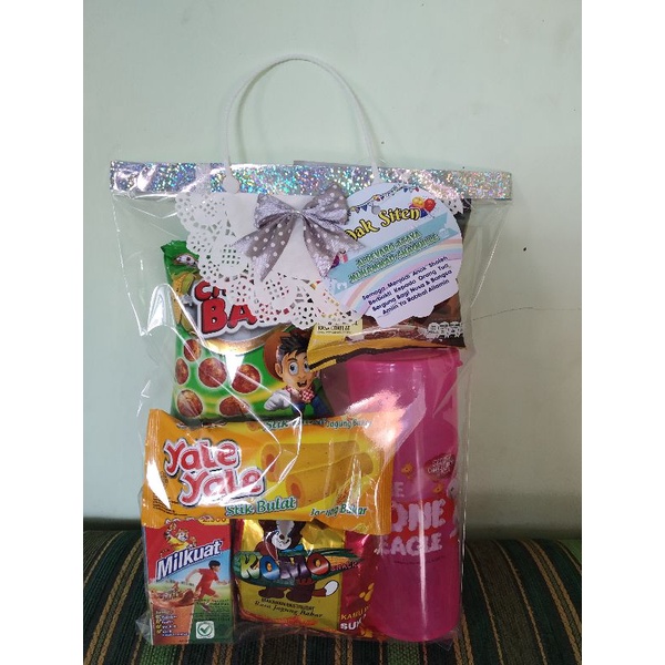 

Snack Ulang Tahun Plus Botol Minum