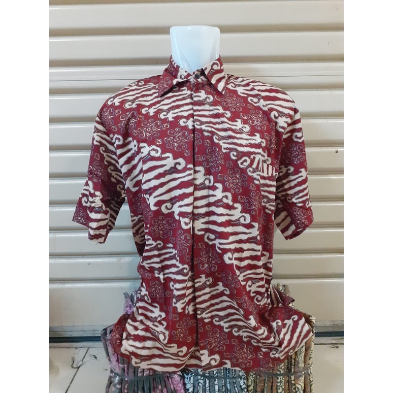 KEMEJA BATIK PRIA / KEMEJA MOTIF BATIK LENGAN PANJANG DAN LENGAN PENDEK MOTIF LERENG MERAH / MAROON