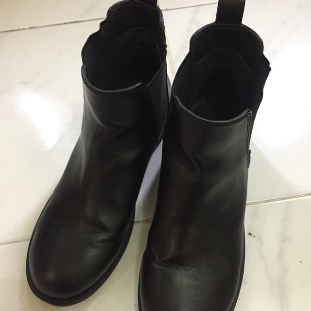 Sepatu boots second wanita