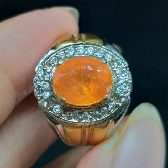 Natural yellow safire HQ