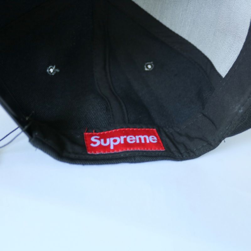 Snapback topi supreme