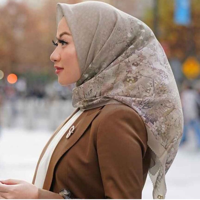 NEW Buttonscarves New York Series Soho