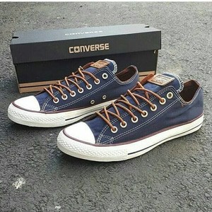 Sepatu Converse Classic Premium Biru Dongker Navy Grade Original Vietnam Sneakers Cewek Cowok