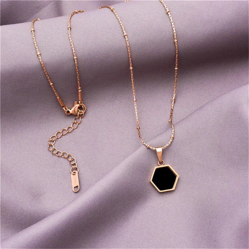 [ Bayar Ditempat ] Kalung Titanium Rose Gold Anti Karat Liontin Clover Kotak Hitam / Kalung Korea Style Terbaru / COD