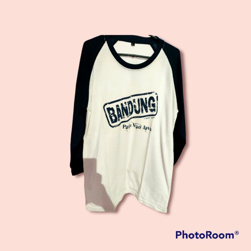 Atasan / Kaos wanita lengan panjang PRELOVED alias bekas oleh oleh bandung