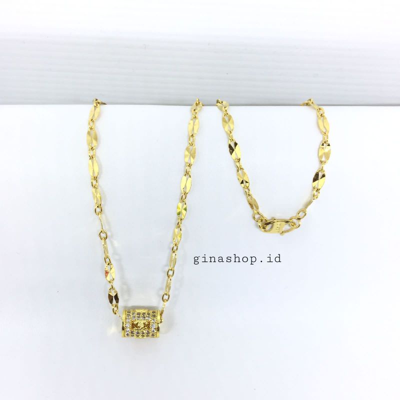 BEST SELLER-Kalung Wanita Elegan Cantik Titanium Anti Karat Terbaru Kalung Motif Tempe Liontin