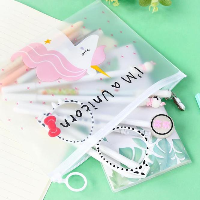 

Hot - 1 LUSIN 12PCS PULPEN GEL MOTIF FREE TEMPAT PENSIL TRANSPARAN UNICORN TERPP28A