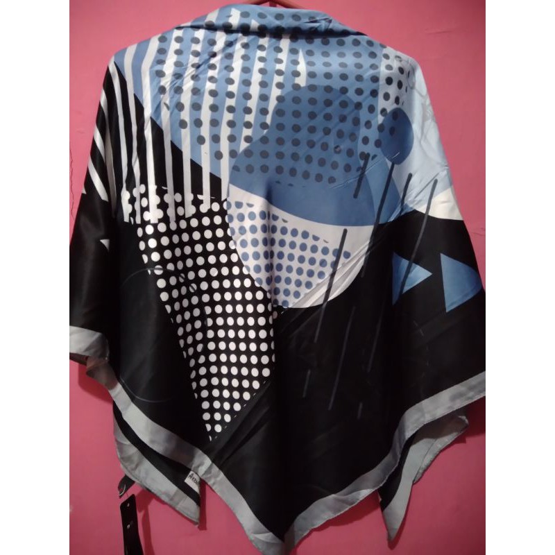 hijab segiempat azzura