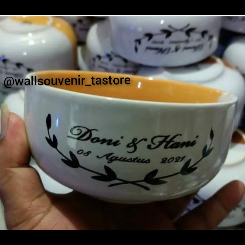 souvenir mangkok keramik warna besar/mangkok keramik two-tone besar/kemasan box  + sablon nama