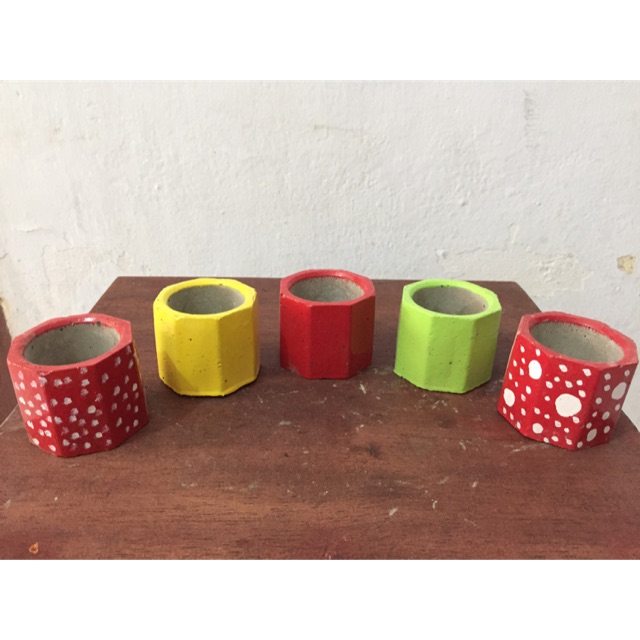 

Pot lukis diameter 5cm