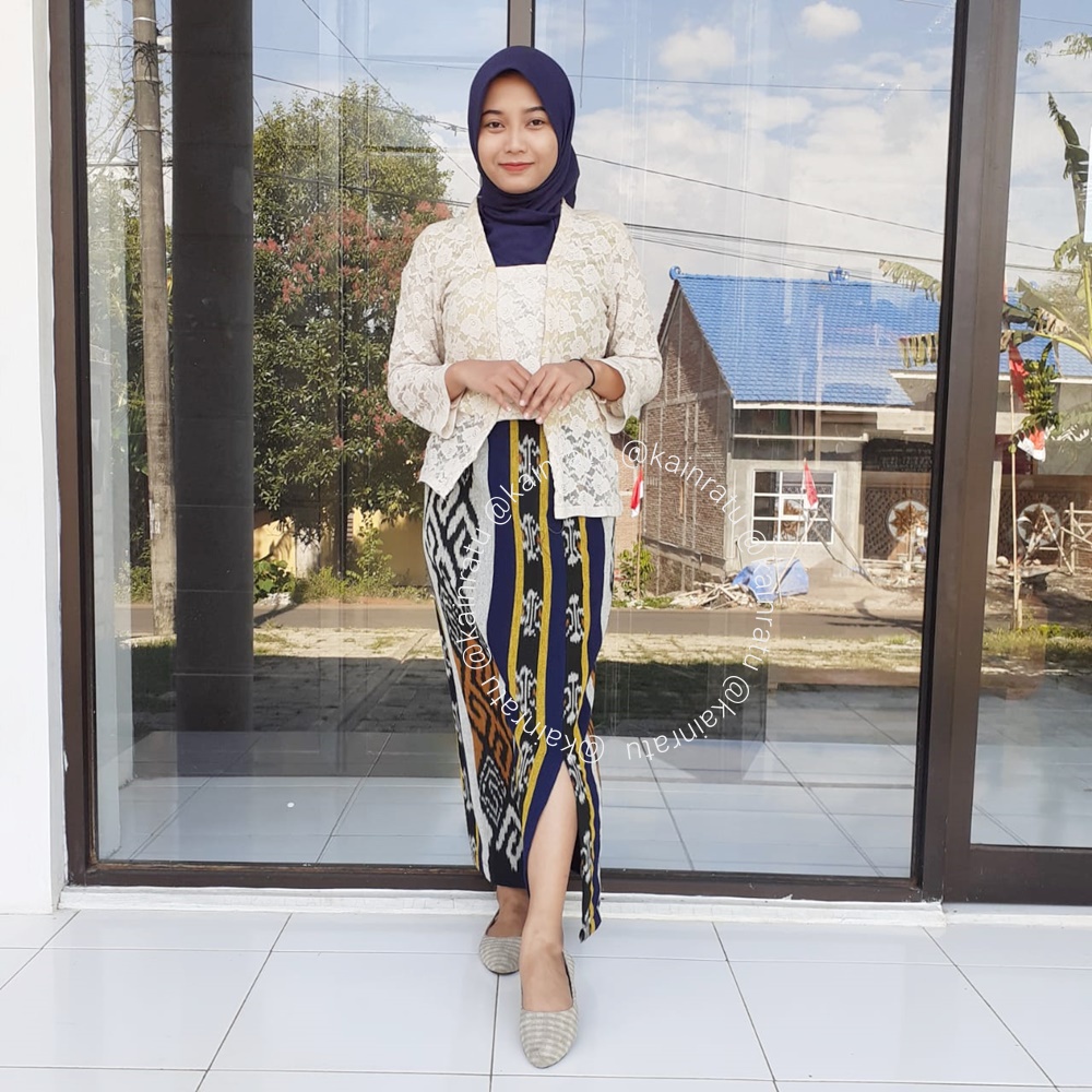 ROK TENUN MOTIF KHAS NTT
