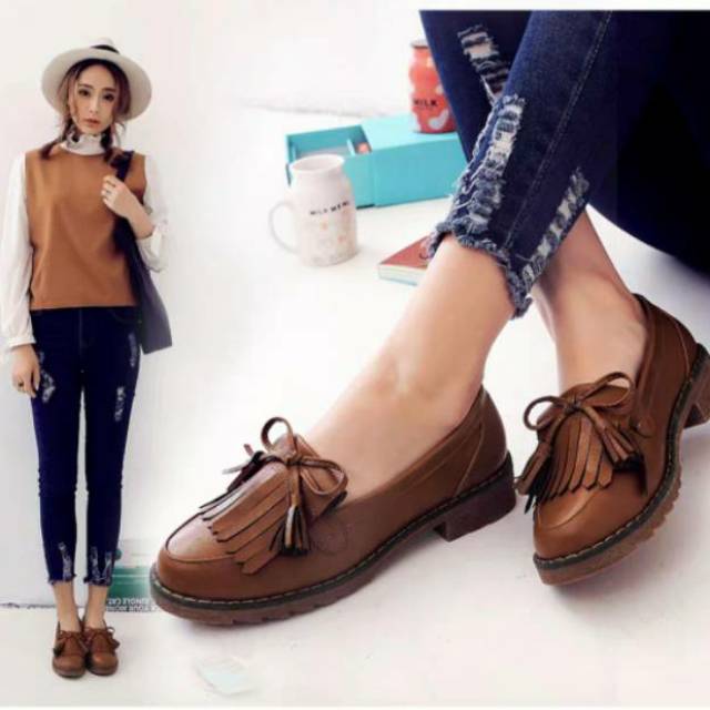 Sepatu Wanita Trending / Sepatu Docmart rumbe / Sepatu Loafers Wanita / Sepatu Flat Wanita / Bisa Bayar Di Tempat(cod)