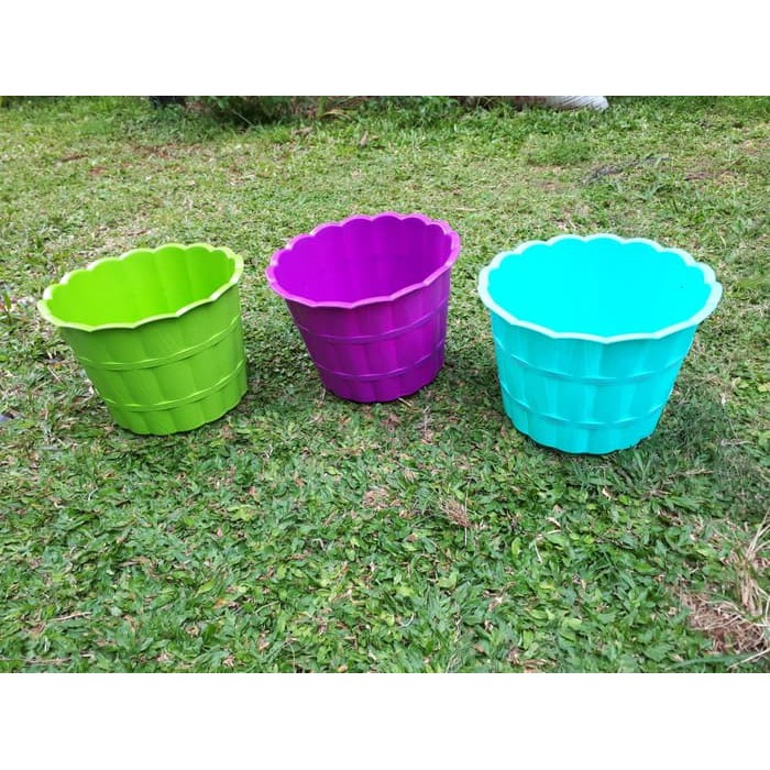 POT TANAMAN / BUNGA GANTUNG TEMPEL DINDING / TEMBOK BULAT / BUNDAR