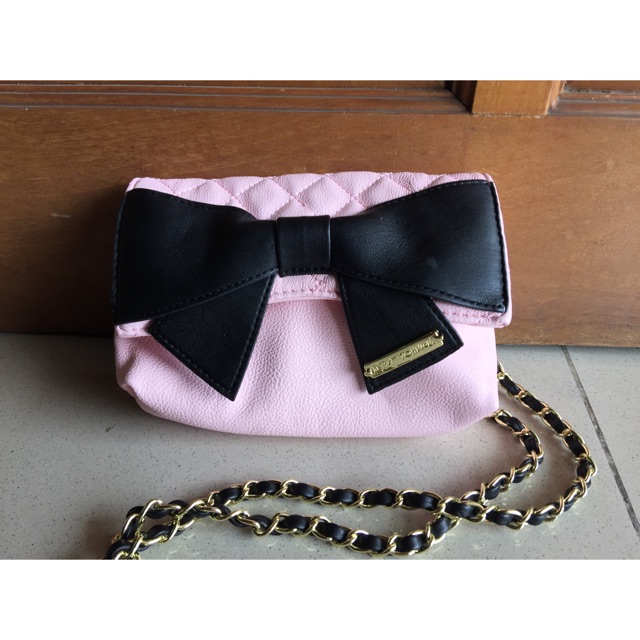 tas branded betsey johnson