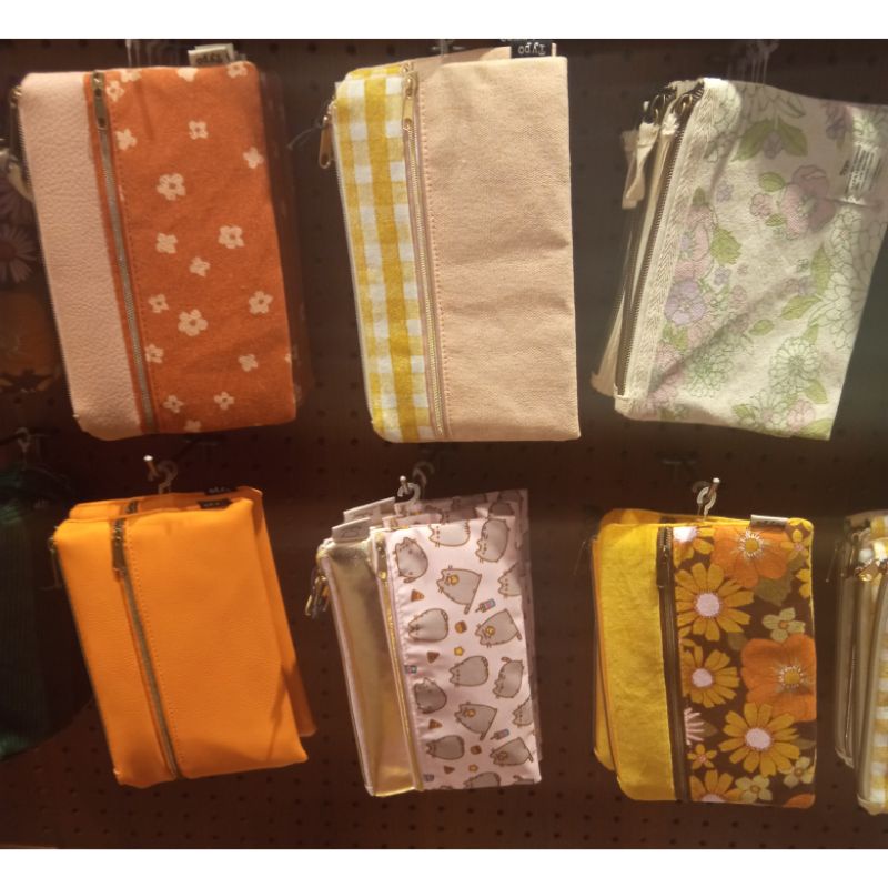 

TYPO TEMPAT PENSIL DOUBLE ZIPPER NEW ARRIVAL ORIGINAL BRAND