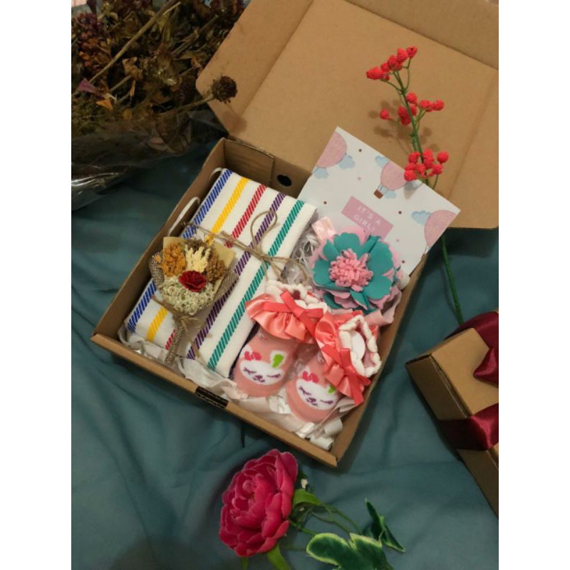 

Hampers/Gift box/Kotak kado it's a girl