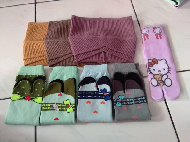 Kaos Kaki Jempol Motif Anak Perempuan SD Motif Random/Mix (Tapak Hitam Panjang Tebal, Murah, Size S)