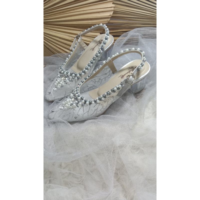 sepatu Clarisa Lace brukat silver tinggi 5cm hak kaca