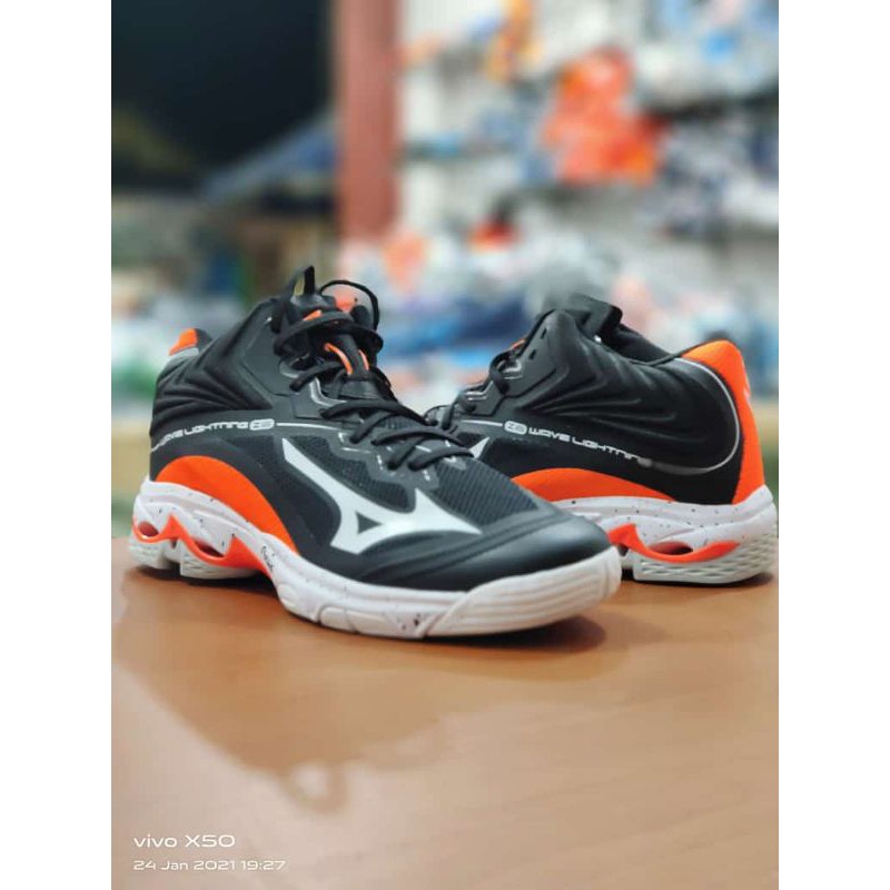 Sepatu volly Mizuno wave lightning z 6 Mid impor black New