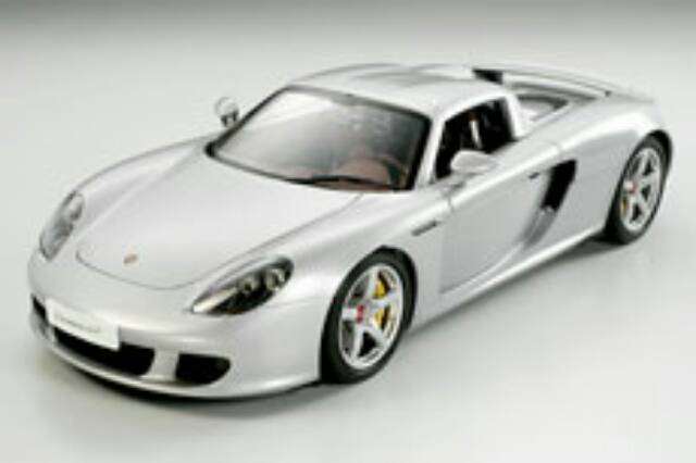 24275 TAMIYA 1/24 PORSCHE CARRERA GT